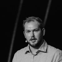 Henk Oordt looking straight into the camera